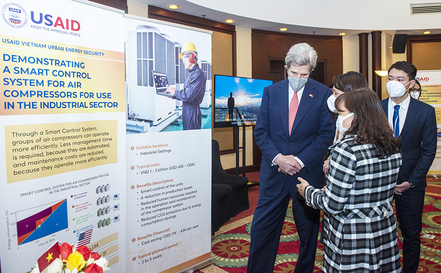 U.S. Climate Envoy John Kerry Visits USAID Vietnam Urban Energy